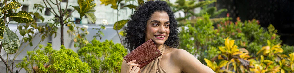 Wallets & Pouches on Sale - Anuschka