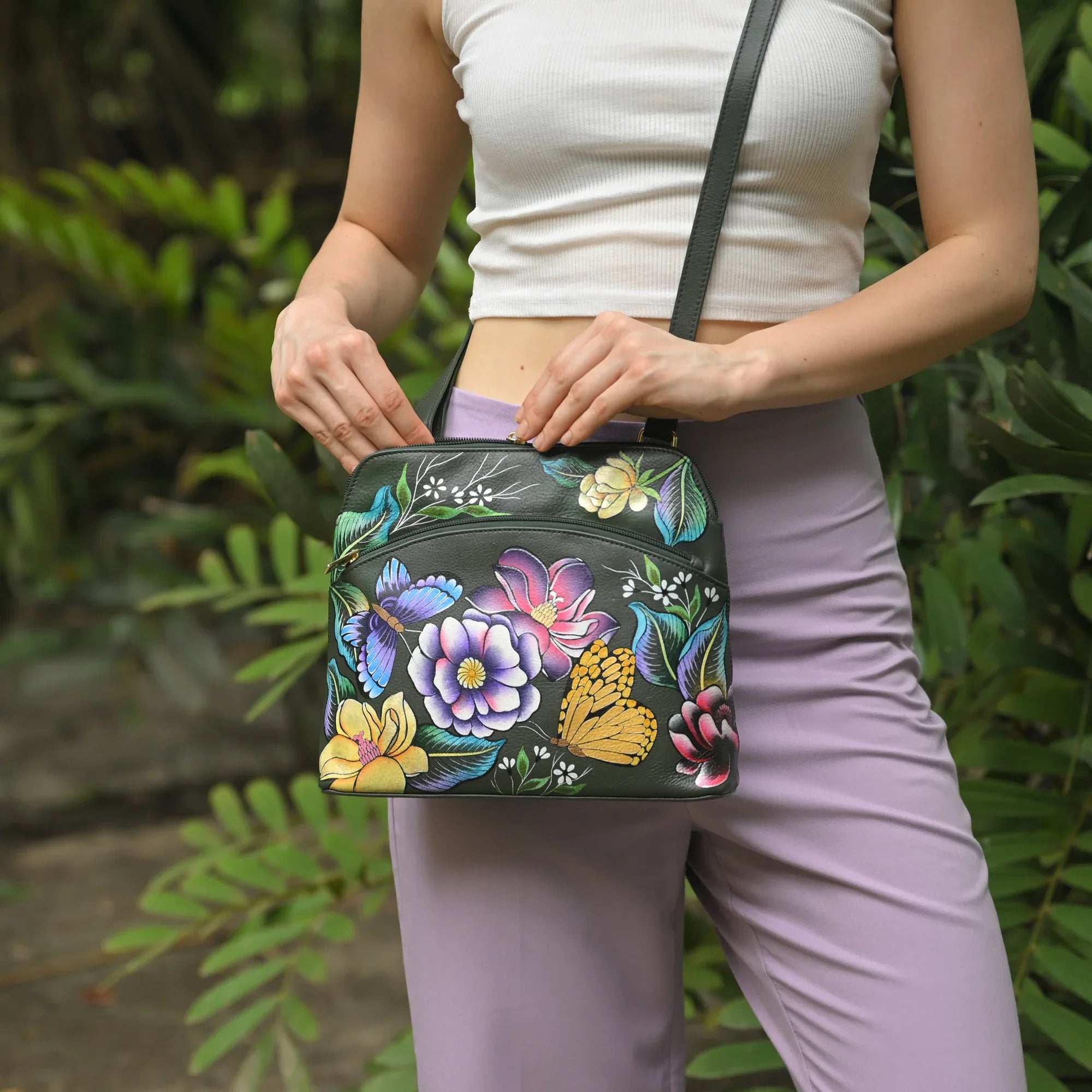 Medium Crossbody - 7582 - Anuschka